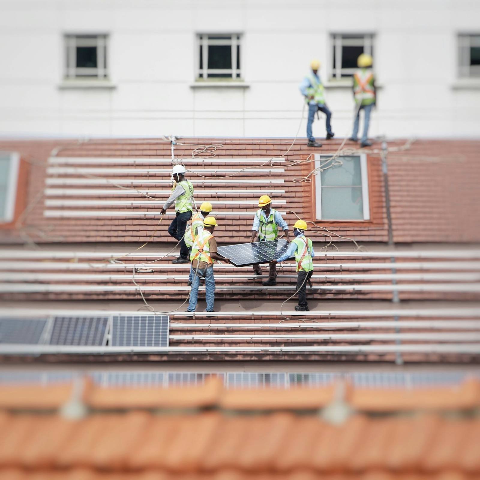 Zolar installation crew on a rooftop